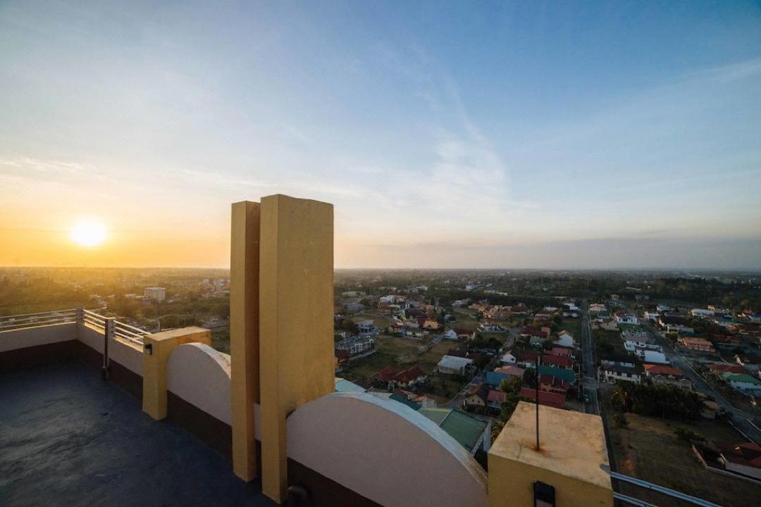 Cityland Tagaytay Taal Lake View City View Free Pool Parking Studios With Balcony Are City View Tagaytay City Εξωτερικό φωτογραφία
