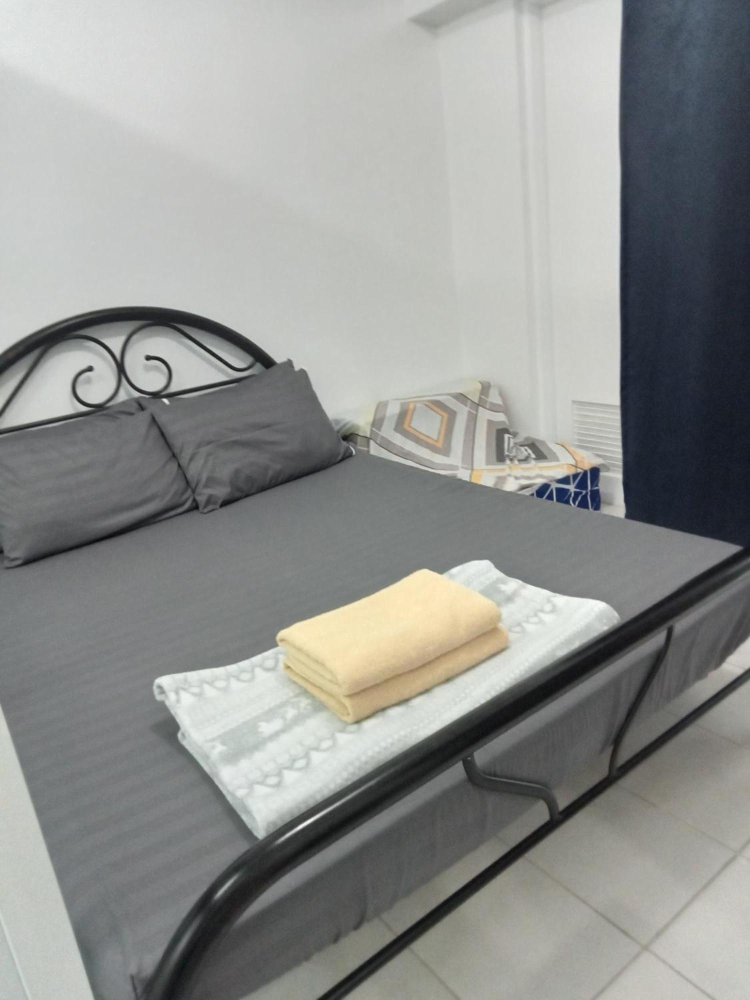 Cityland Tagaytay Taal Lake View City View Free Pool Parking Studios With Balcony Are City View Tagaytay City Δωμάτιο φωτογραφία