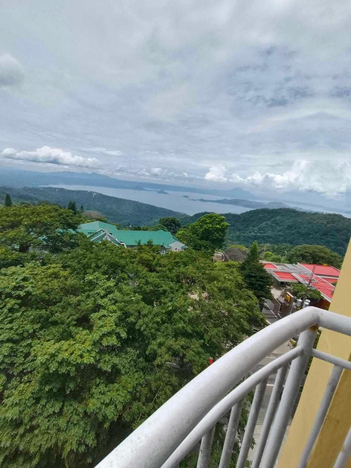 Cityland Tagaytay Taal Lake View City View Free Pool Parking Studios With Balcony Are City View Tagaytay City Εξωτερικό φωτογραφία