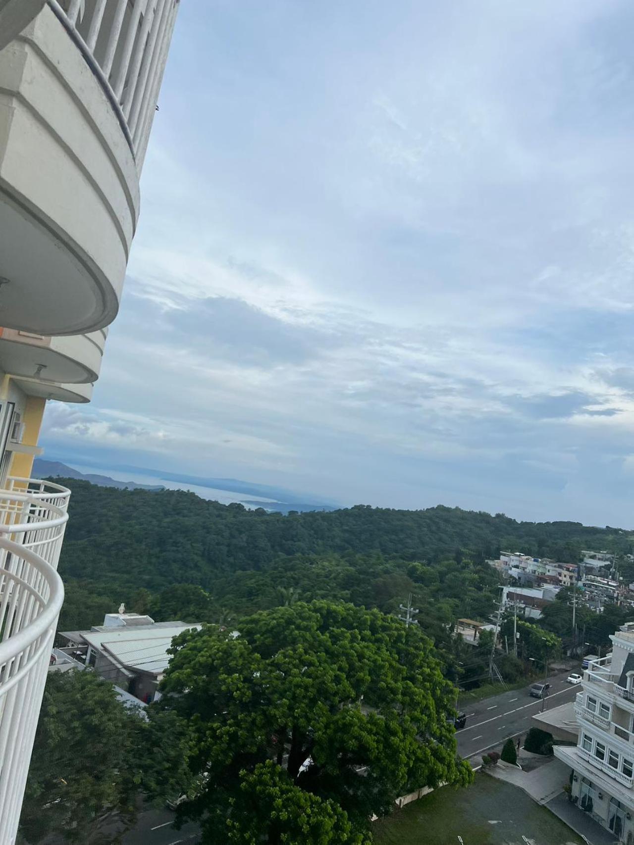 Cityland Tagaytay Taal Lake View City View Free Pool Parking Studios With Balcony Are City View Tagaytay City Εξωτερικό φωτογραφία