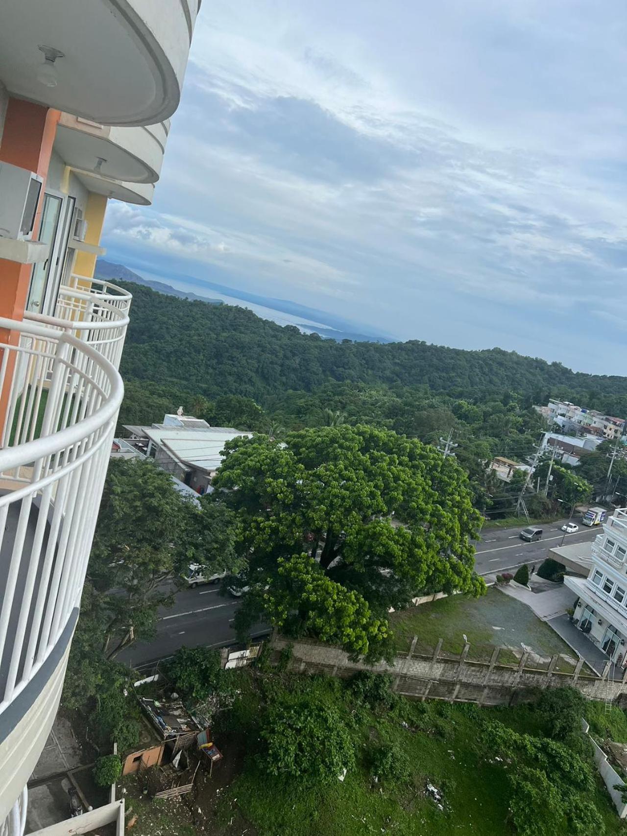 Cityland Tagaytay Taal Lake View City View Free Pool Parking Studios With Balcony Are City View Tagaytay City Εξωτερικό φωτογραφία